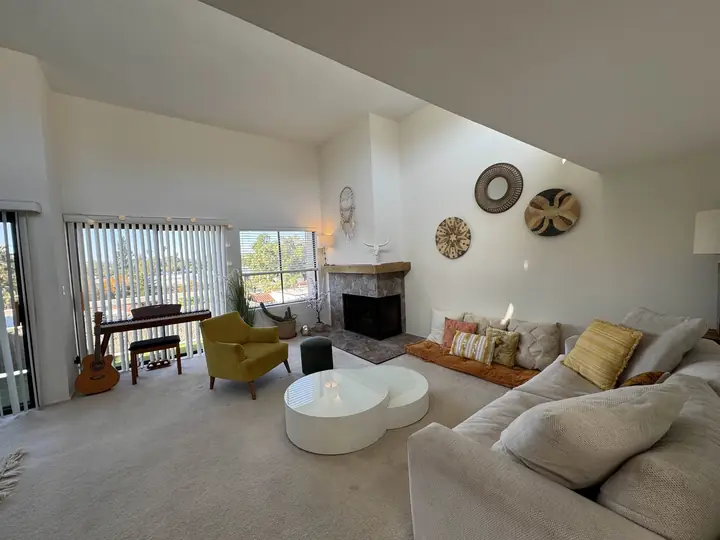 Burbank Airbnb, living room
