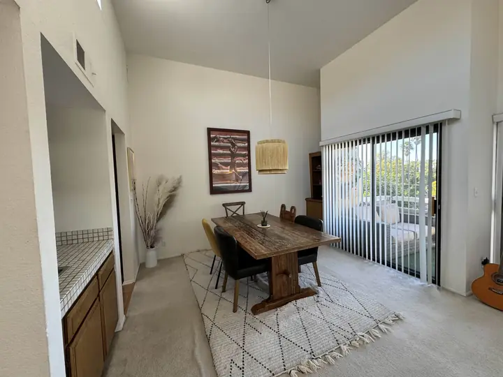Burbank Airbnb, dining area