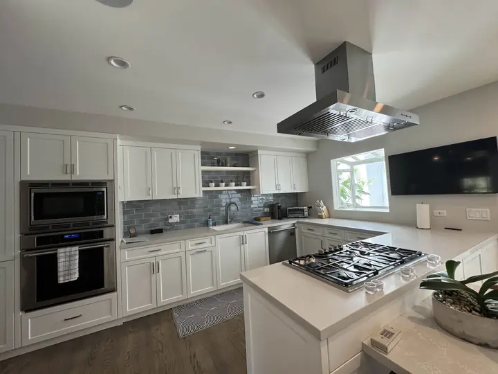 Los Angeles Airbnb, kitchen